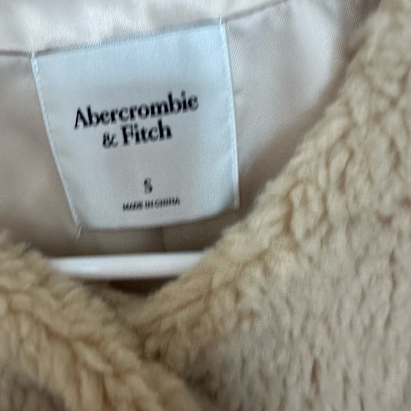 Abercrombie & Fitch Cream Faux Fur Jacket - Picture 3 of 3